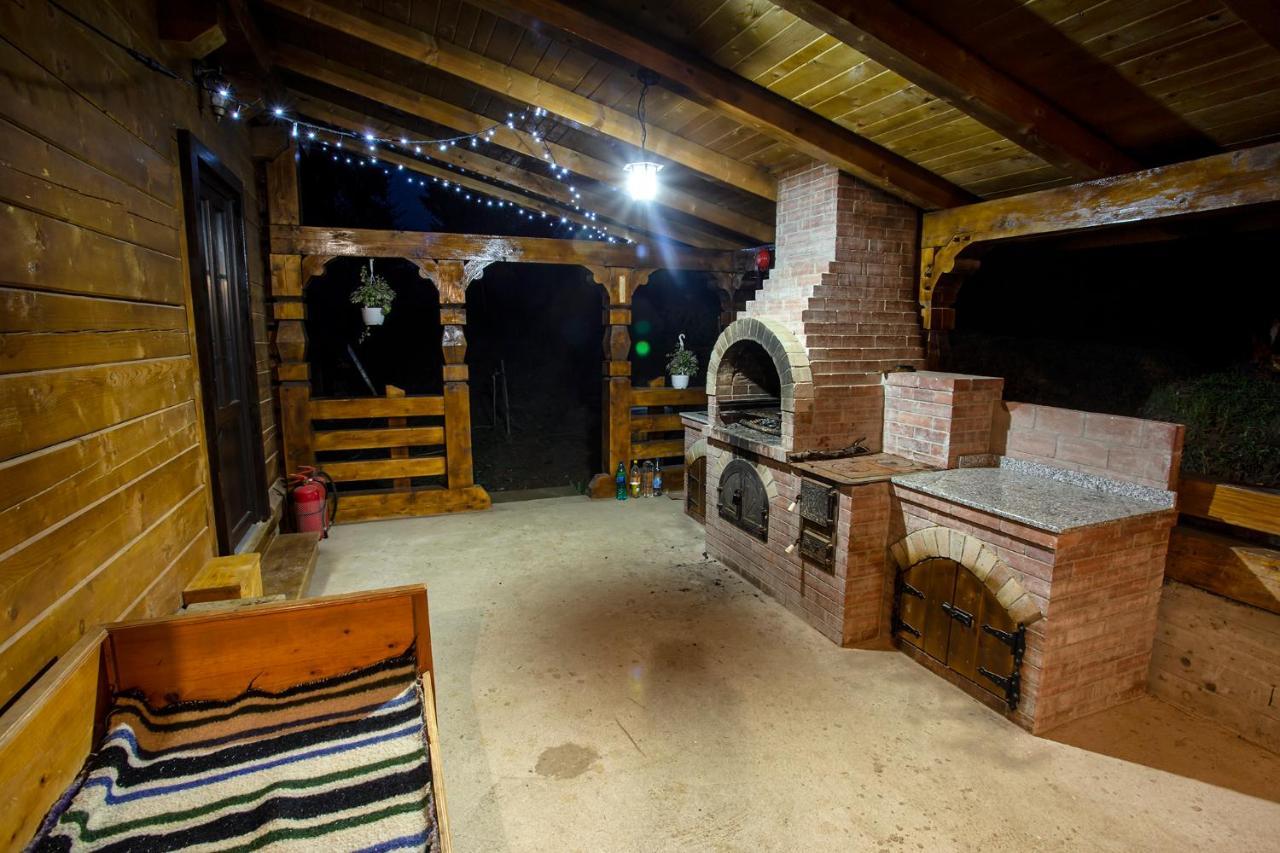 Tulean Cabin Săcel Exteriör bild