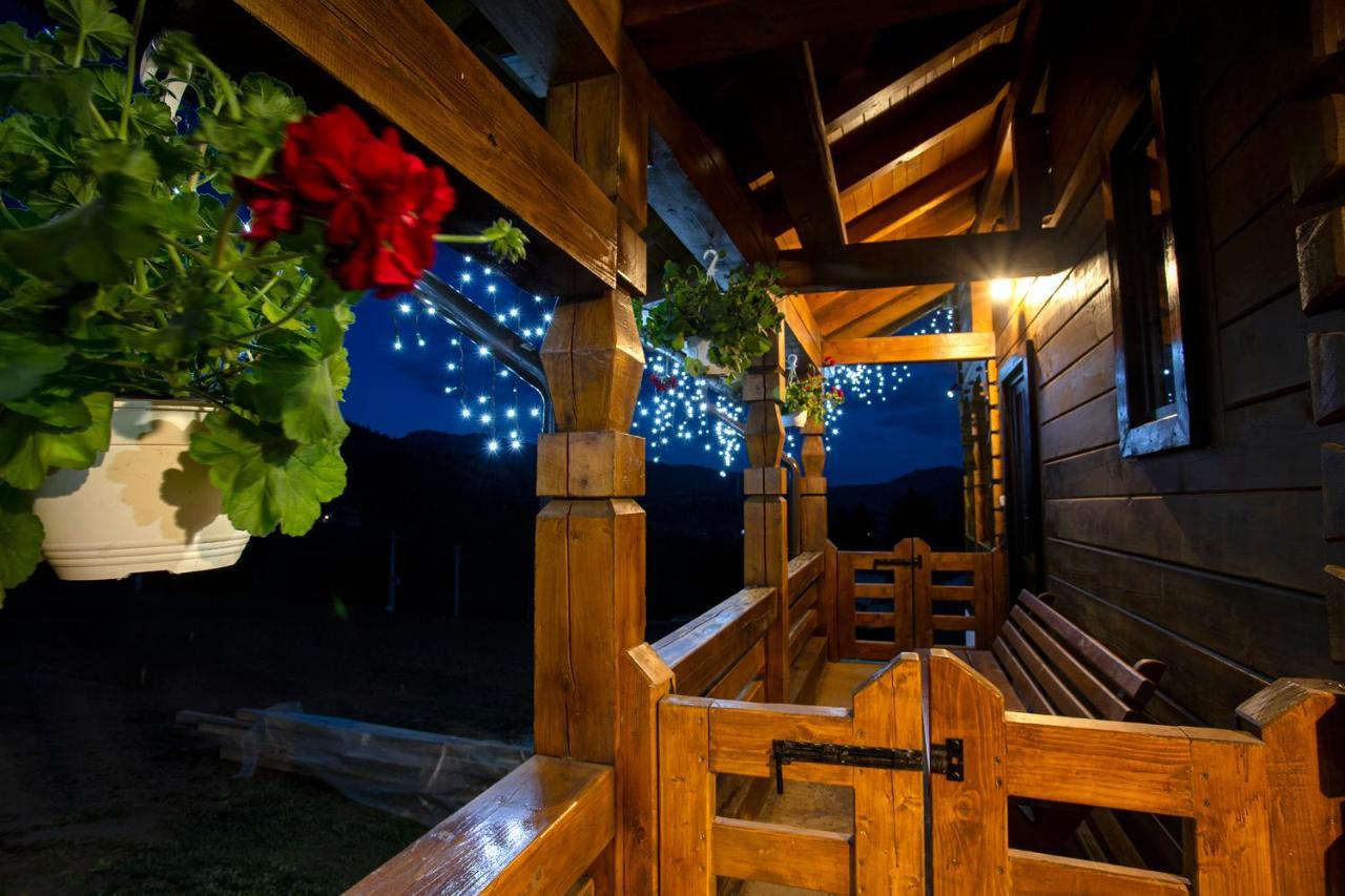 Tulean Cabin Săcel Exteriör bild