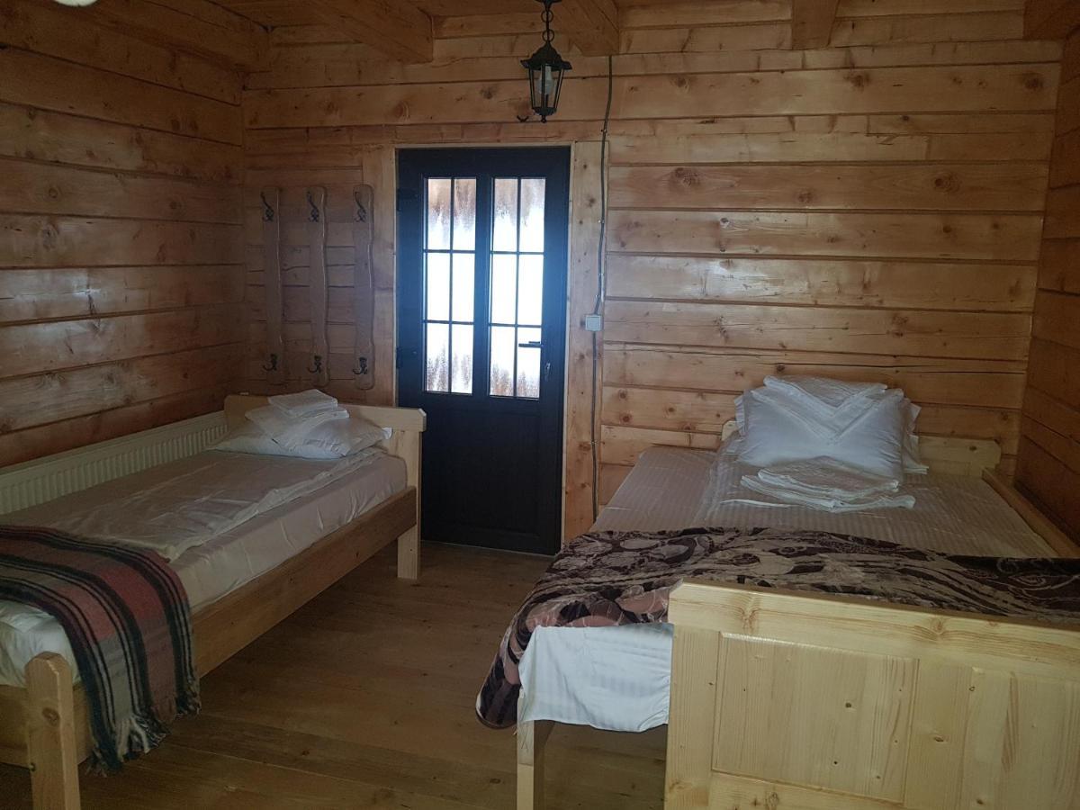 Tulean Cabin Bed and Breakfast Săcel Exteriör bild