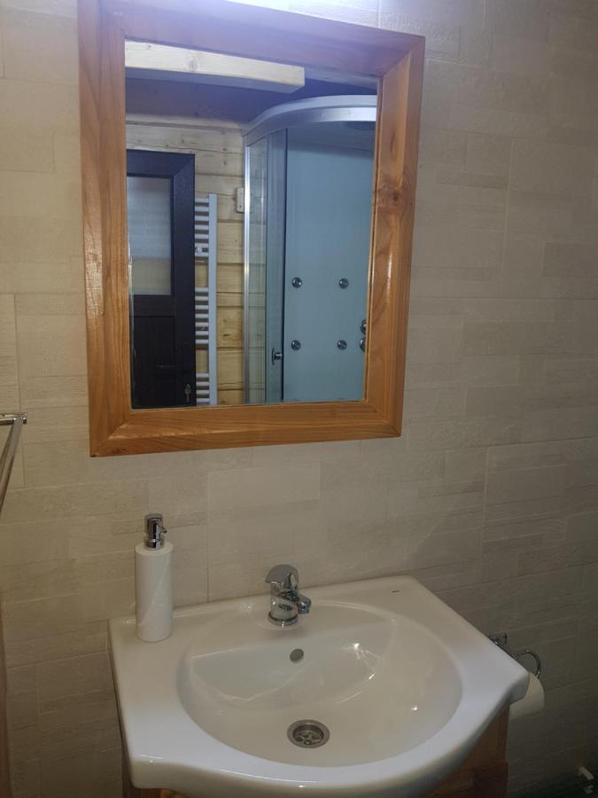 Tulean Cabin Săcel Exteriör bild